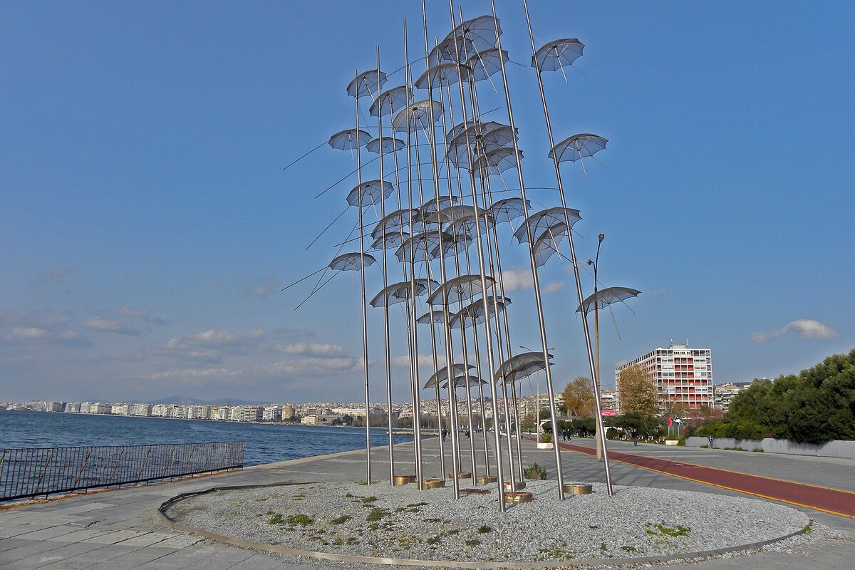Nikis Waterfront & the Umbrellas